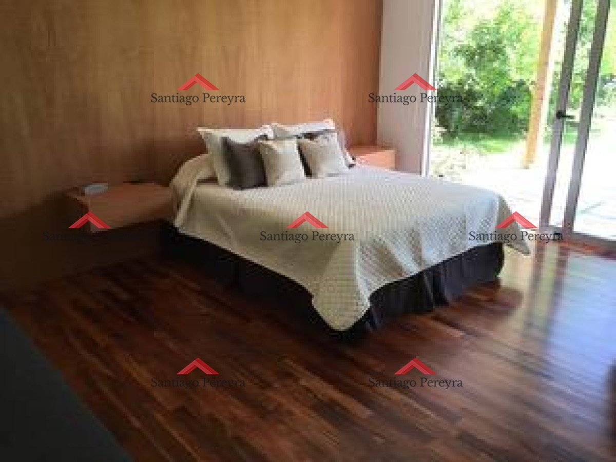 Casa ID.7443 - IMPECABLE CASA EN BEVERLY HILLS 