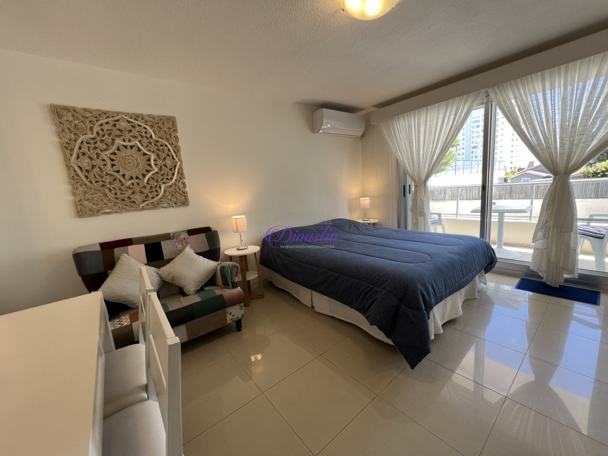 Apartamento ID.242 - Venta apartamento de 1 dormitorio en Playa Mansa, Punta del Este.