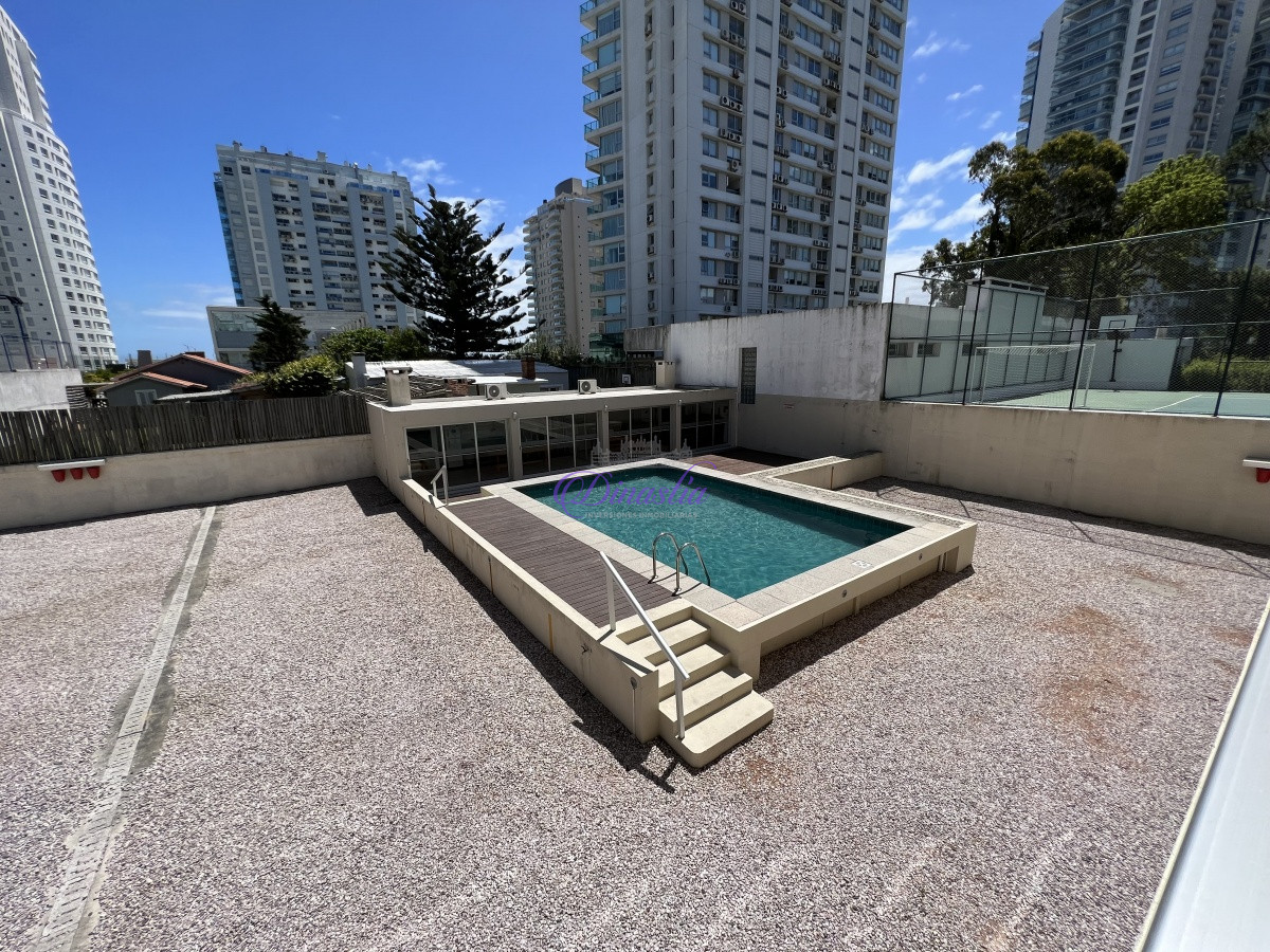 Apartamento ID.242 - Venta apartamento de 1 dormitorio en Playa Mansa, Punta del Este.