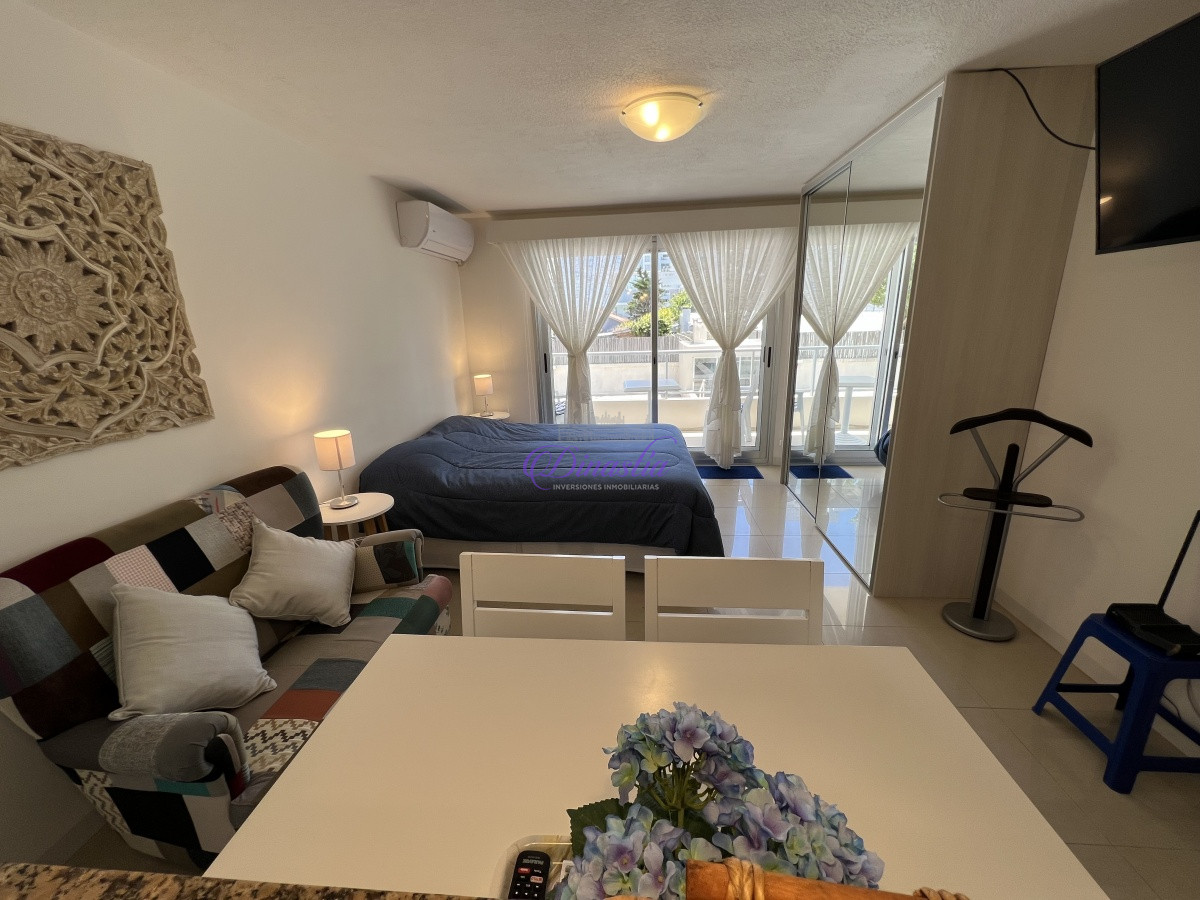 Apartamento ID.242 - Venta apartamento de 1 dormitorio en Playa Mansa, Punta del Este.