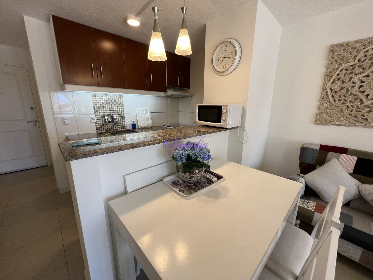 Apartamento ID.242 - Venta apartamento de 1 dormitorio en Playa Mansa, Punta del Este.