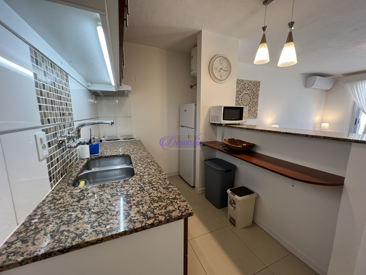 Apartamento ID.242 - Venta apartamento de 1 dormitorio en Playa Mansa, Punta del Este.