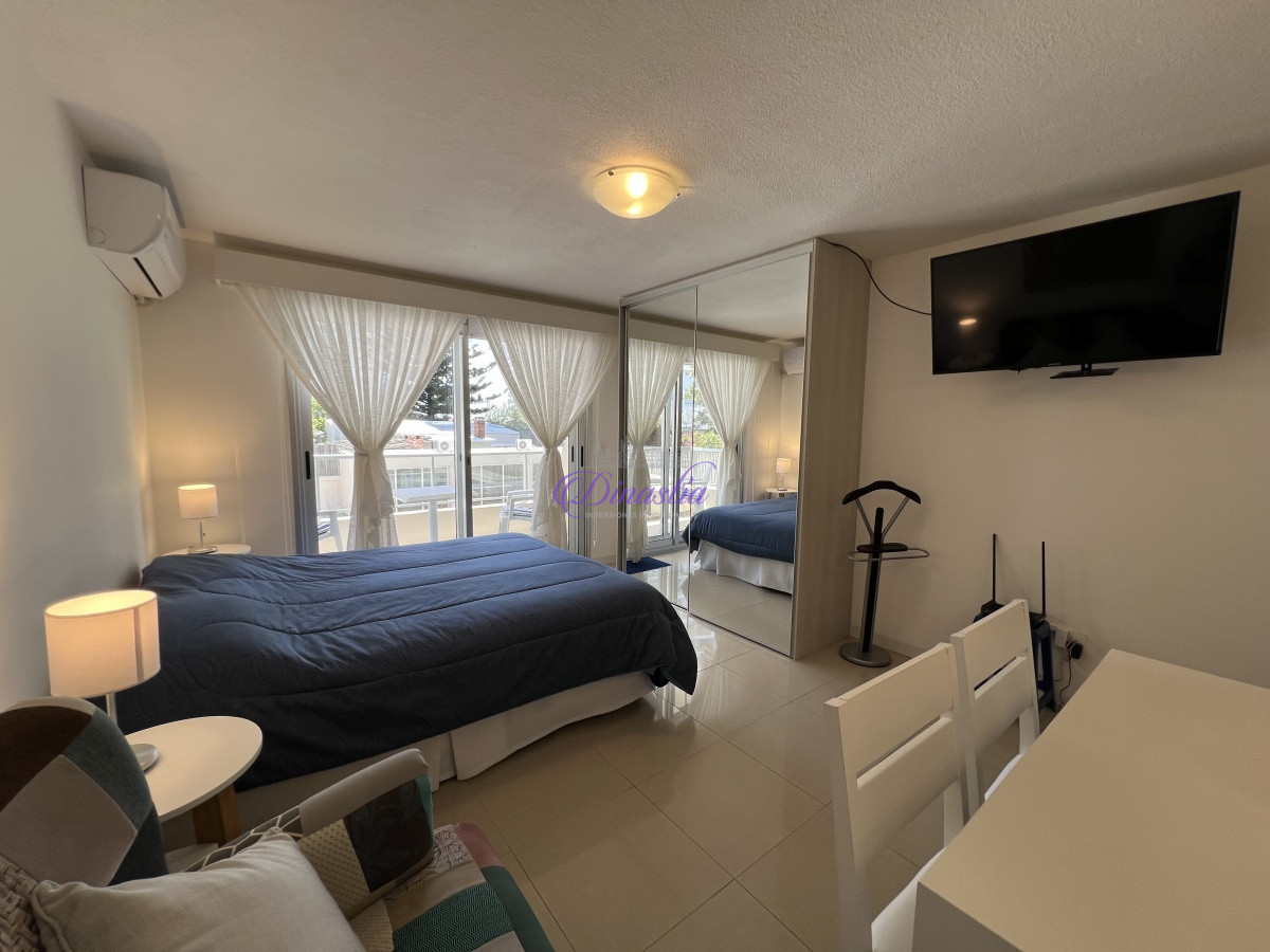 Apartamento ID.242 - Venta apartamento de 1 dormitorio en Playa Mansa, Punta del Este.
