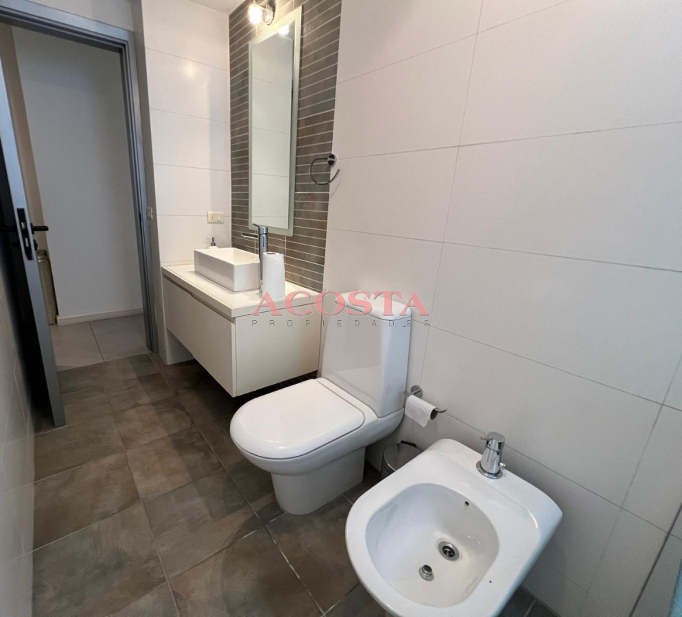 Apartamento ID.293 - Apartamento de 2 dormitorios 2 baños, en venta. Parrillero.
