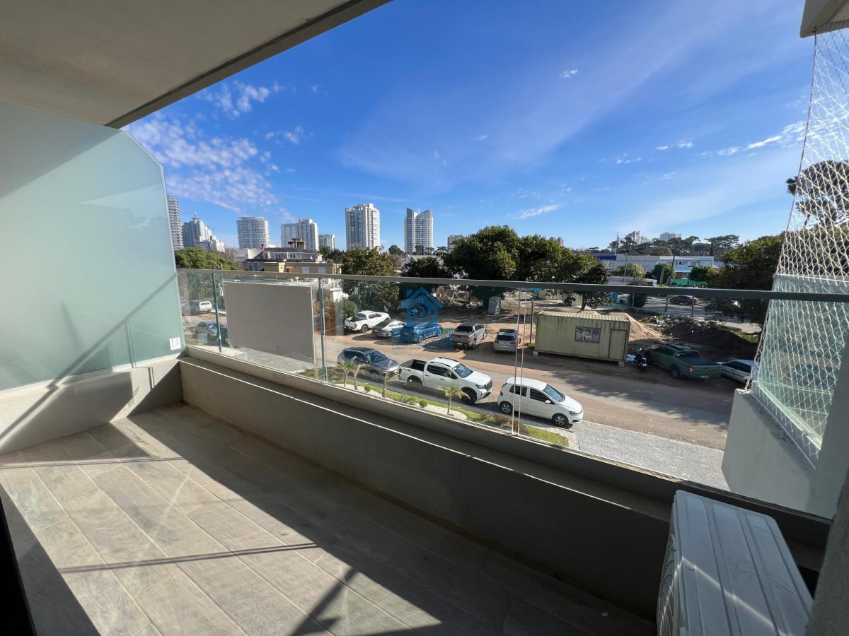 Apartamento ID.876 - Apartamento mono ambiente en venta y alquiler punta del este.