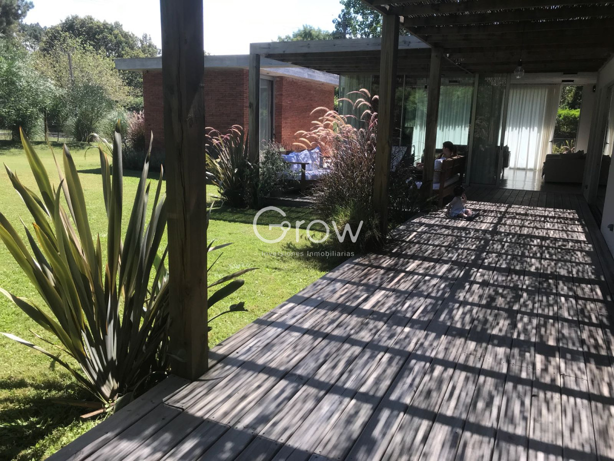 Casa ID.1234 - lugano nueva, impecable estado