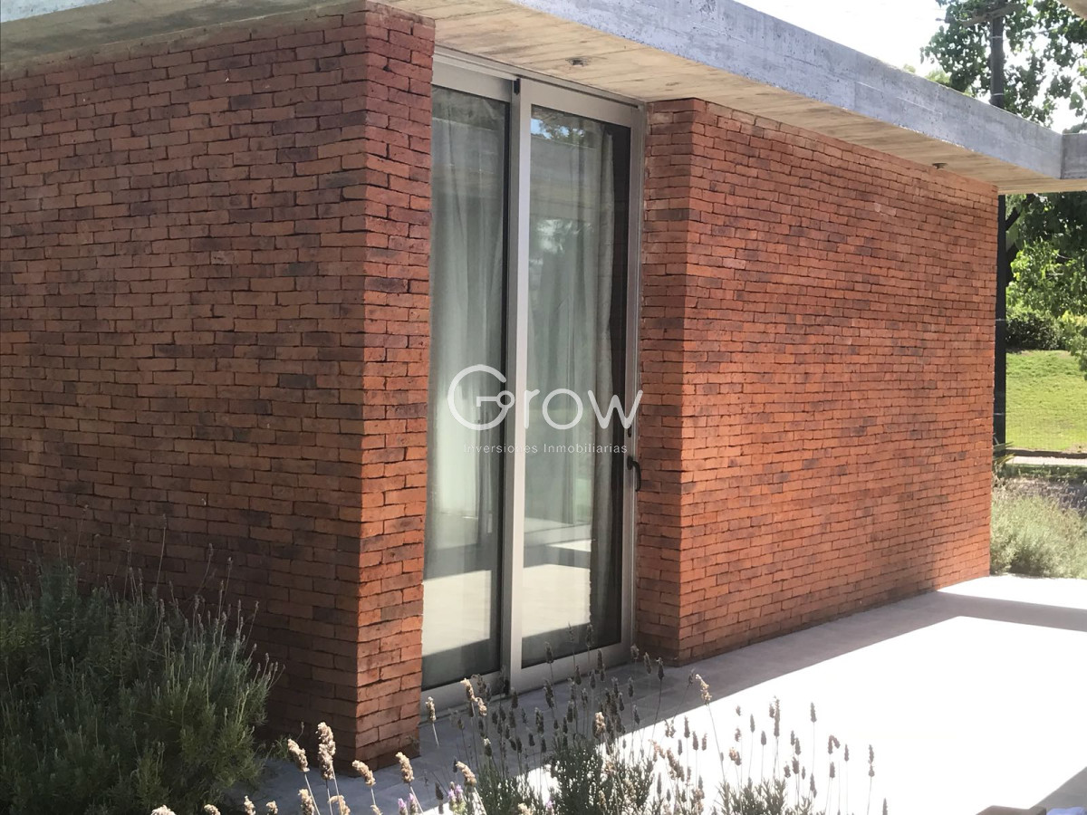 Casa ID.1234 - lugano nueva, impecable estado