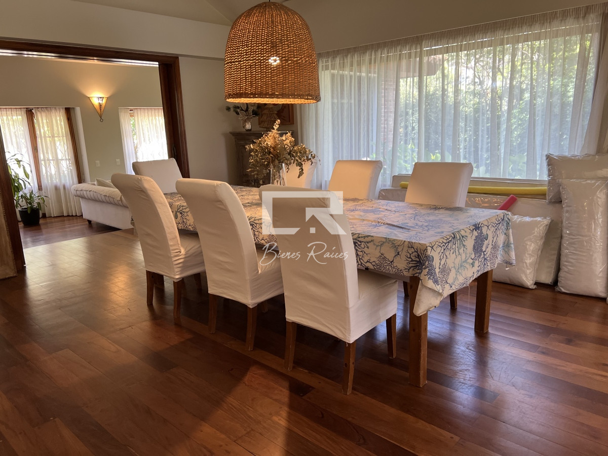 Casa ID.478 - Casa en lugano, 5 dormitorios 4 baños y dependencias de servicios