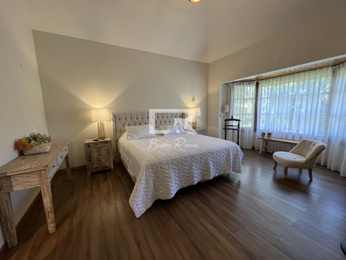 Casa ID.478 - Casa en lugano, 5 dormitorios 4 baños y dependencias de servicios