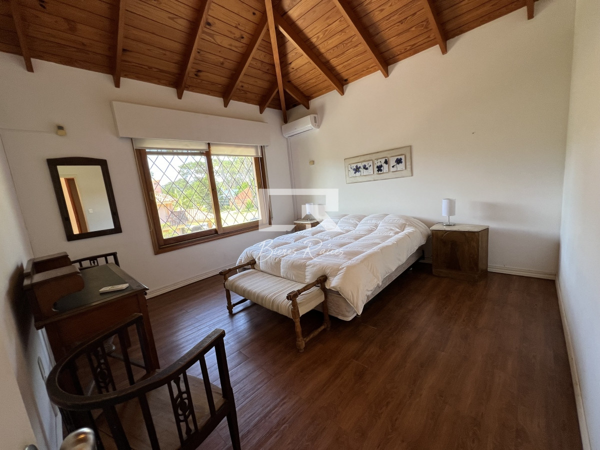 Casa ID.478 - Casa en lugano, 5 dormitorios 4 baños y dependencias de servicios