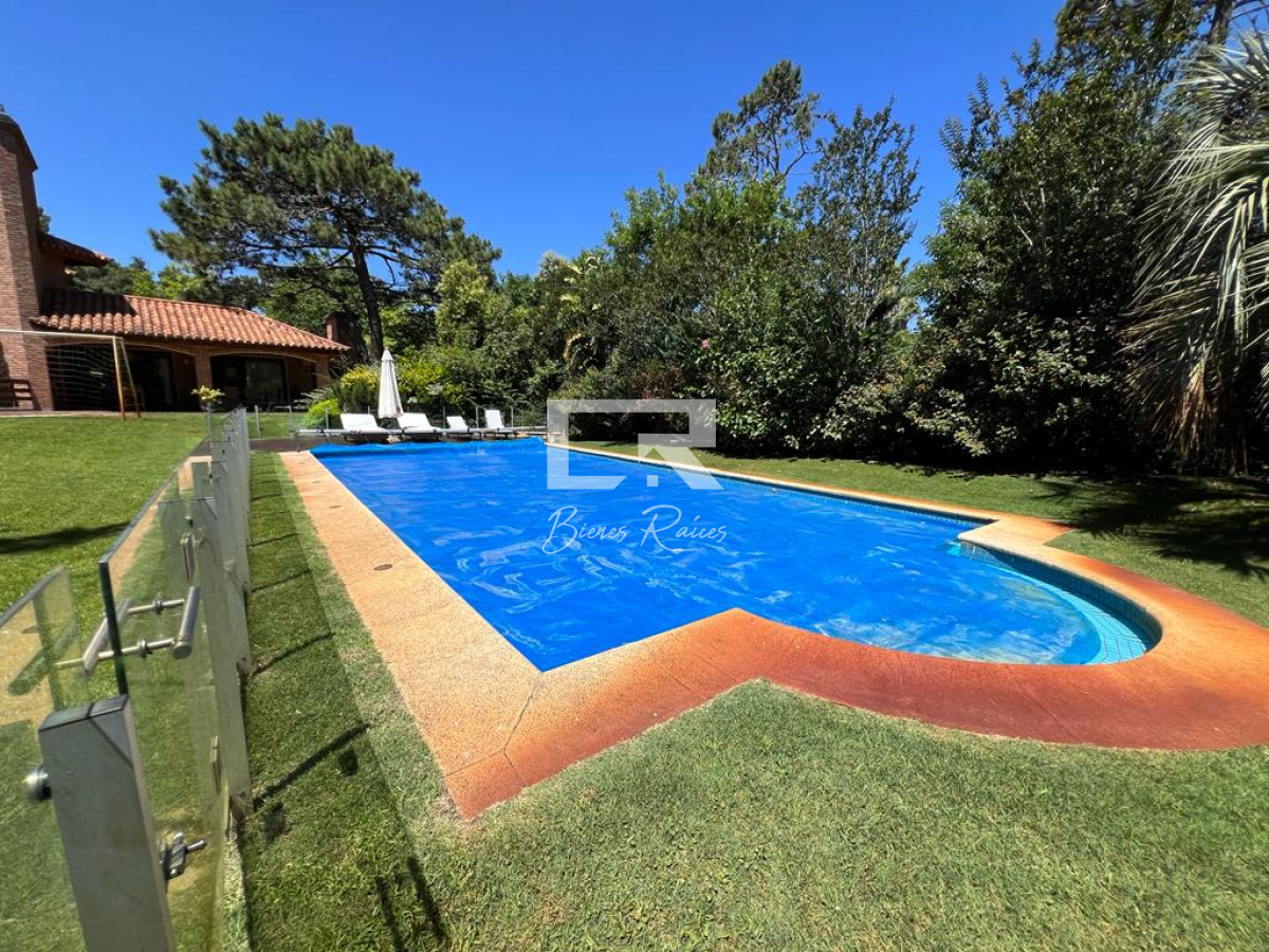 Casa ID.478 - Casa en lugano, 5 dormitorios 4 baños y dependencias de servicios