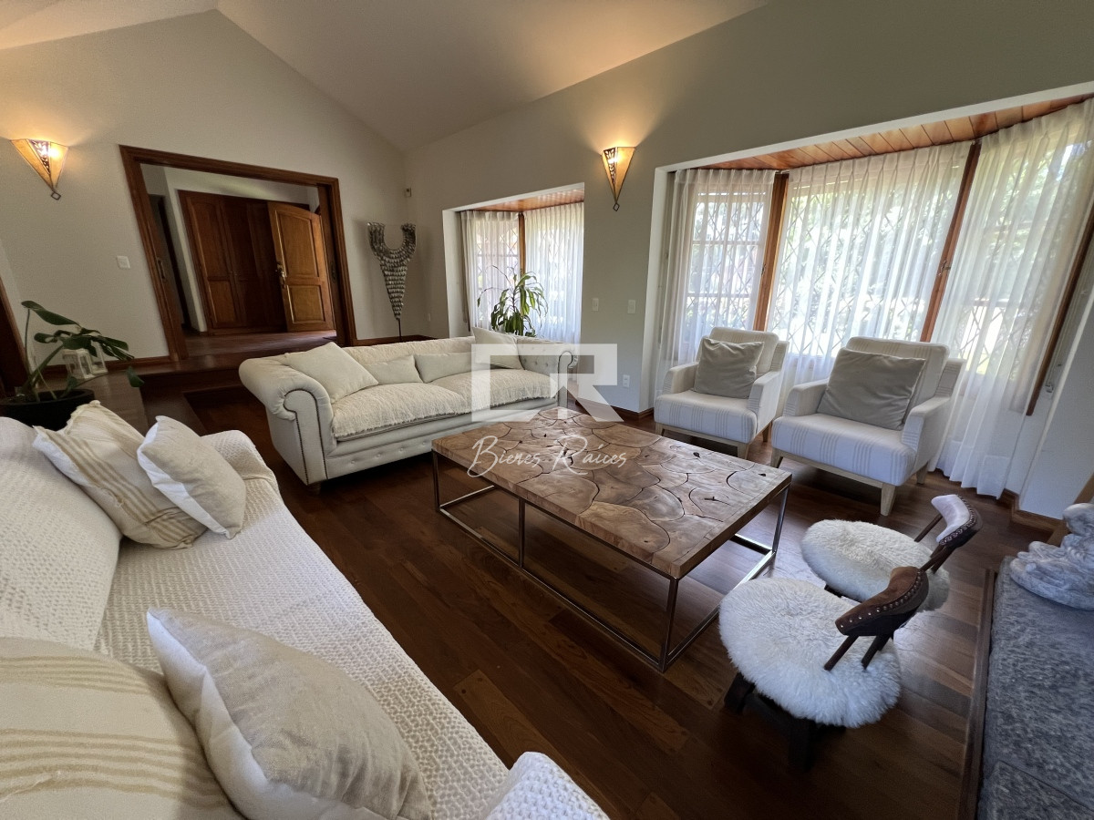Casa ID.478 - Casa en lugano, 5 dormitorios 4 baños y dependencias de servicios