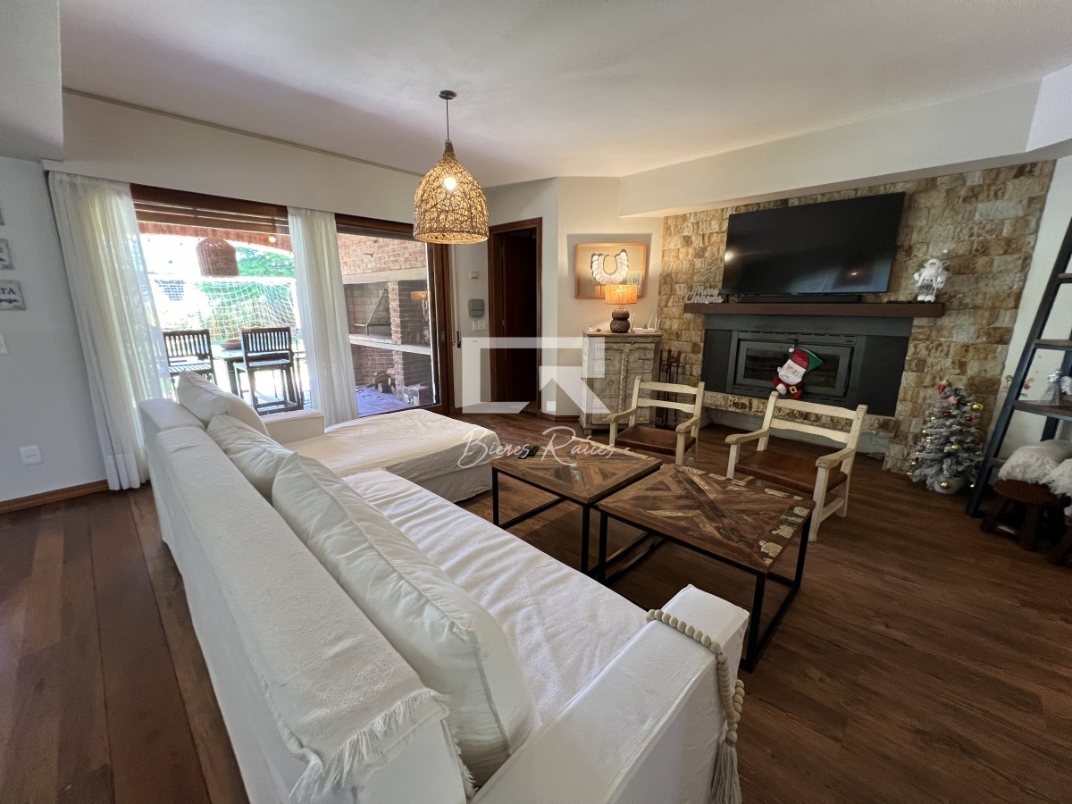 Casa ID.478 - Casa en lugano, 5 dormitorios 4 baños y dependencias de servicios