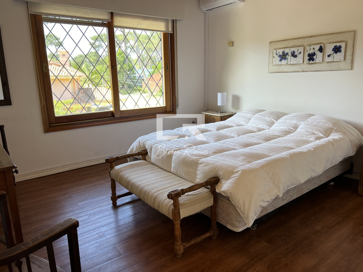 Casa ID.478 - Casa en lugano, 5 dormitorios 4 baños y dependencias de servicios