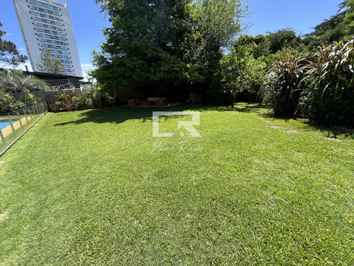 Casa ID.478 - Casa en lugano, 5 dormitorios 4 baños y dependencias de servicios