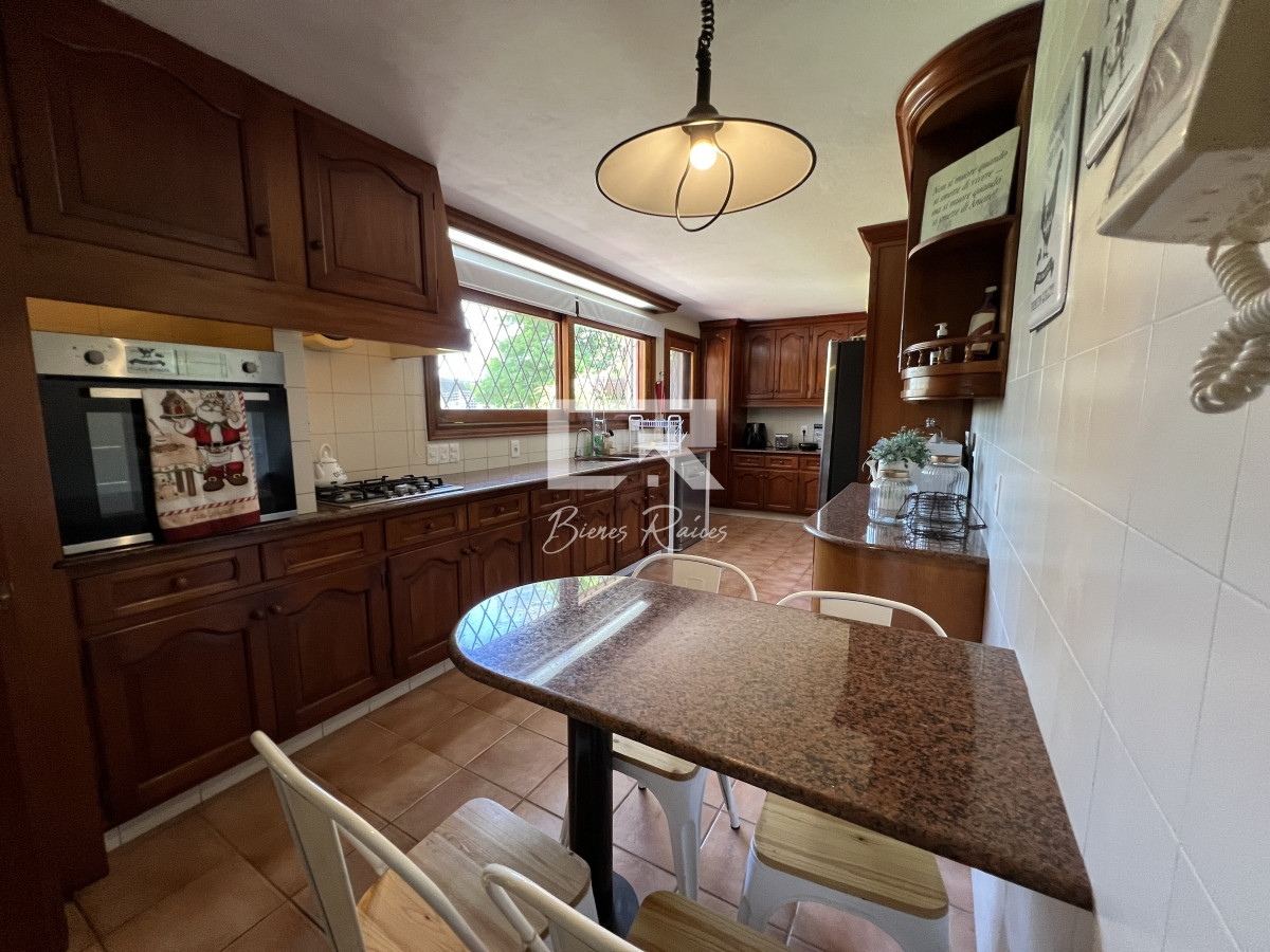 Casa ID.478 - Casa en lugano, 5 dormitorios 4 baños y dependencias de servicios