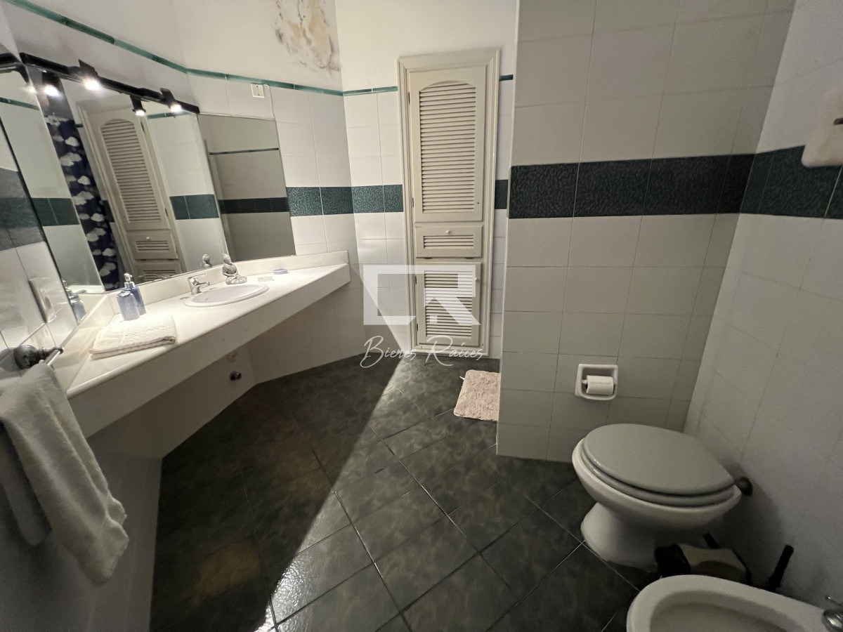 Casa ID.478 - Casa en lugano, 5 dormitorios 4 baños y dependencias de servicios