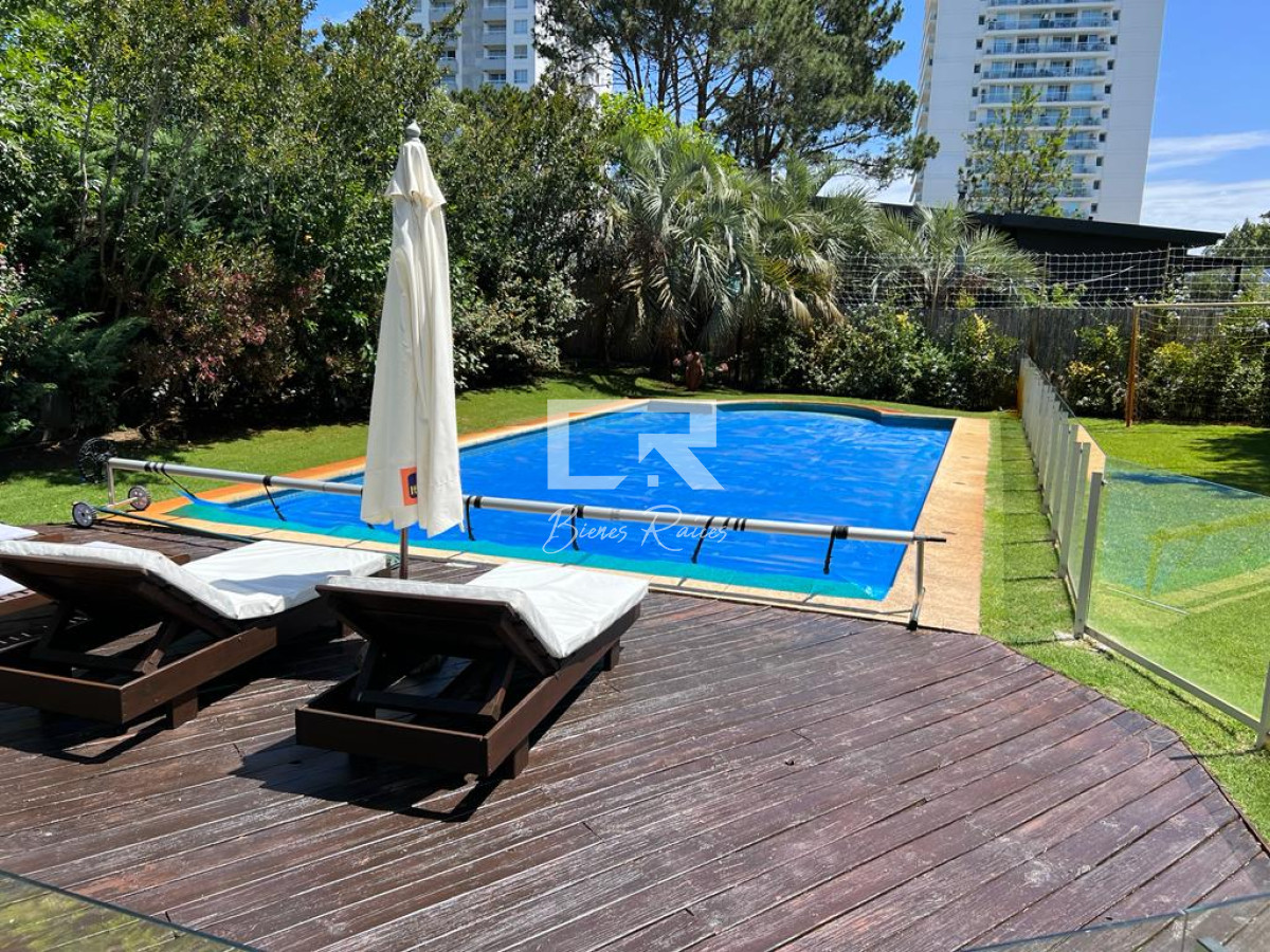 Casa ID.478 - Casa en lugano, 5 dormitorios 4 baños y dependencias de servicios