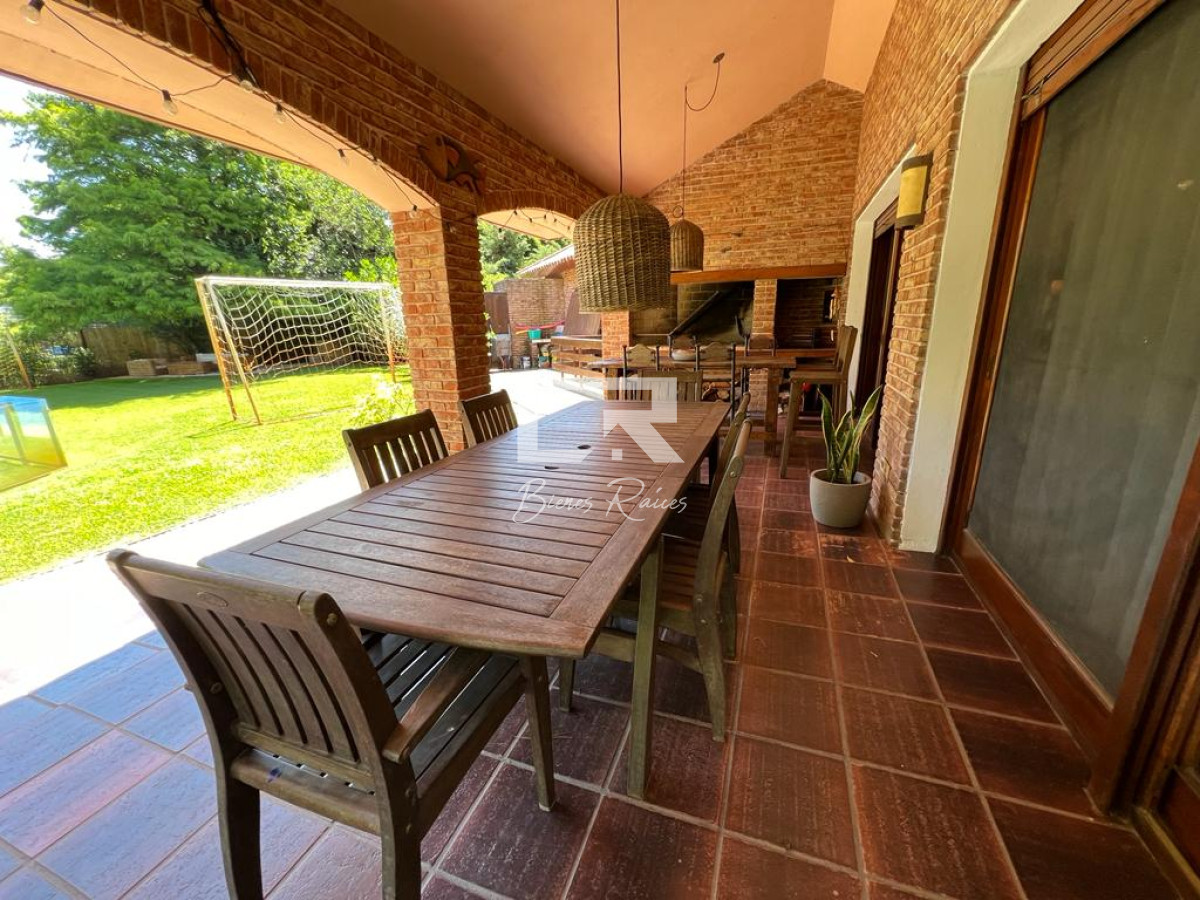 Casa ID.478 - Casa en lugano, 5 dormitorios 4 baños y dependencias de servicios