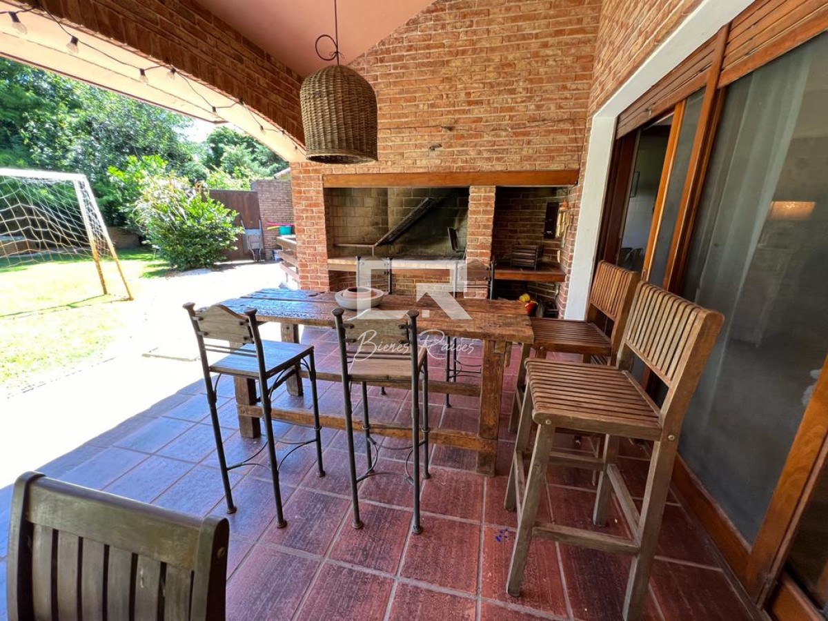 Casa ID.478 - Casa en lugano, 5 dormitorios 4 baños y dependencias de servicios