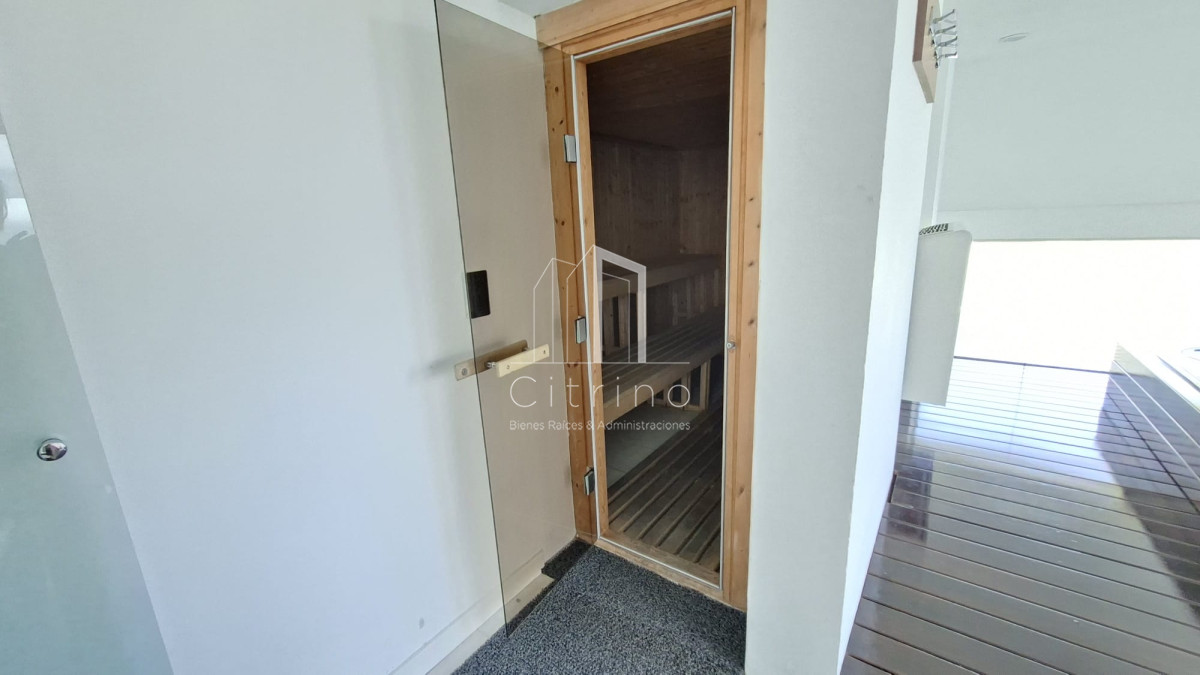 Apartamento ID.2061 - Excepcional plata en primera linea mansa 