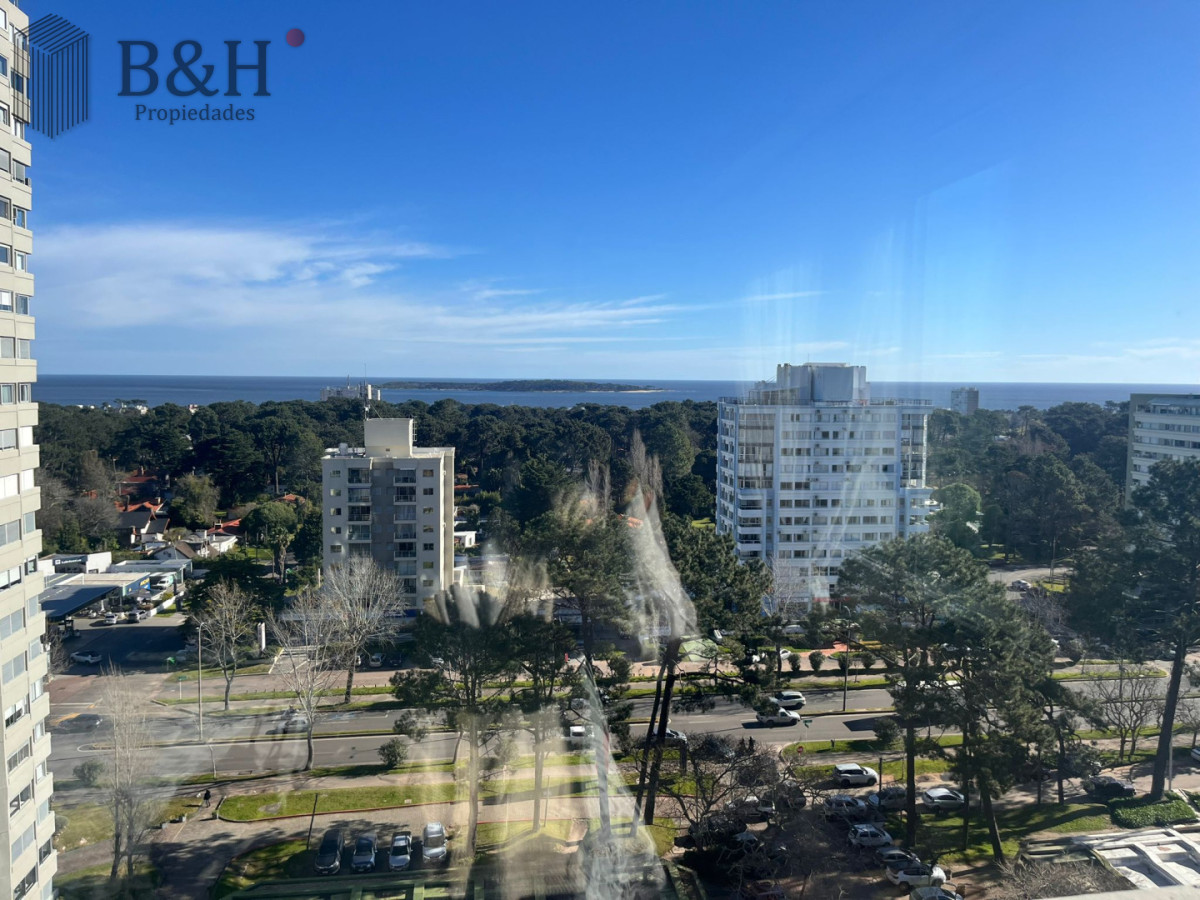 Apartamento ID.8098 - Roosevelt, en venta 3 dormitorios mas dependencia