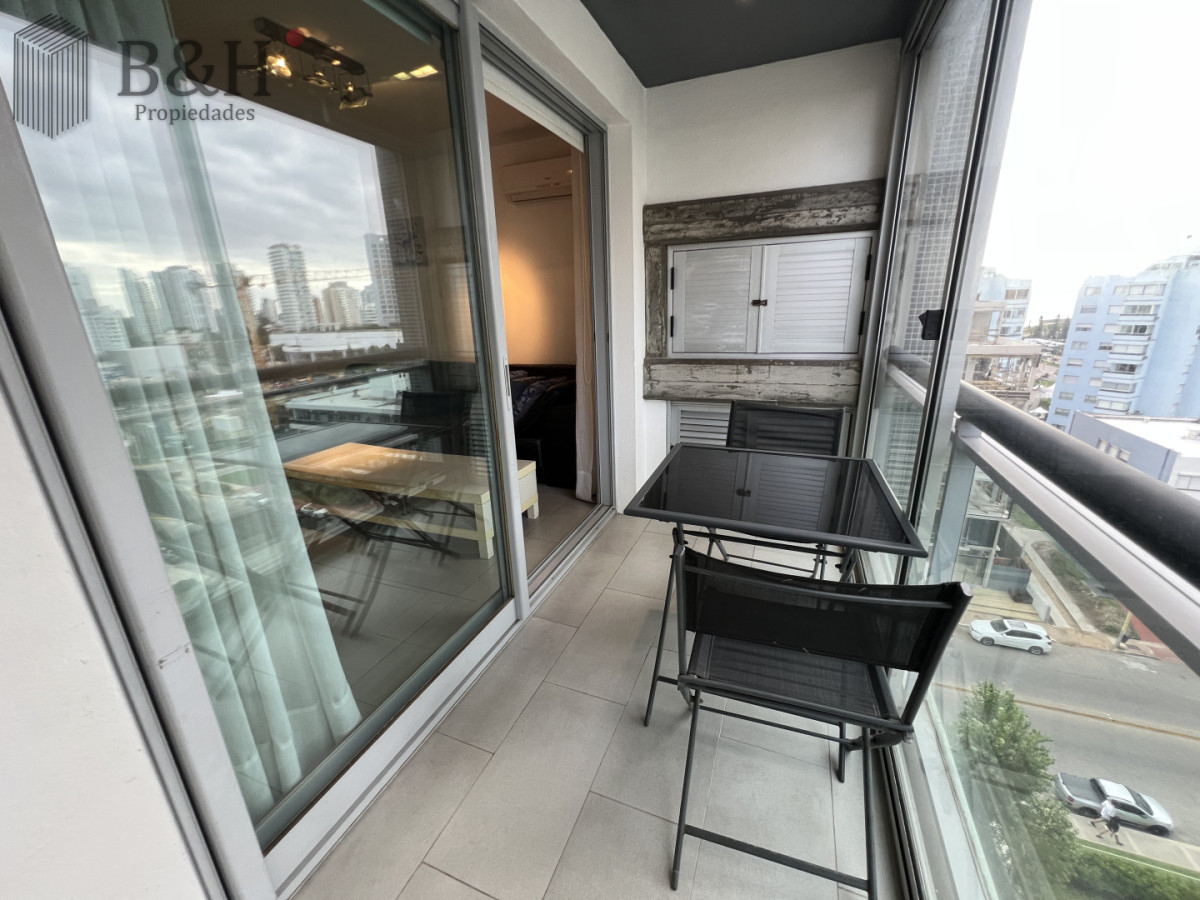 Apartamento ID.6925 - Apartamento de 2 dormitorios 2 baños, en venta. Parrillero.