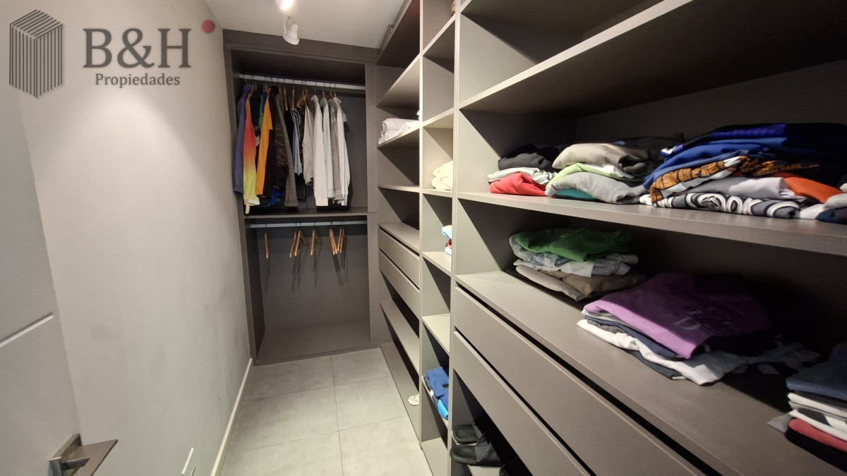Apartamento ID.5969 - Excepcional plata en primera linea mansa 