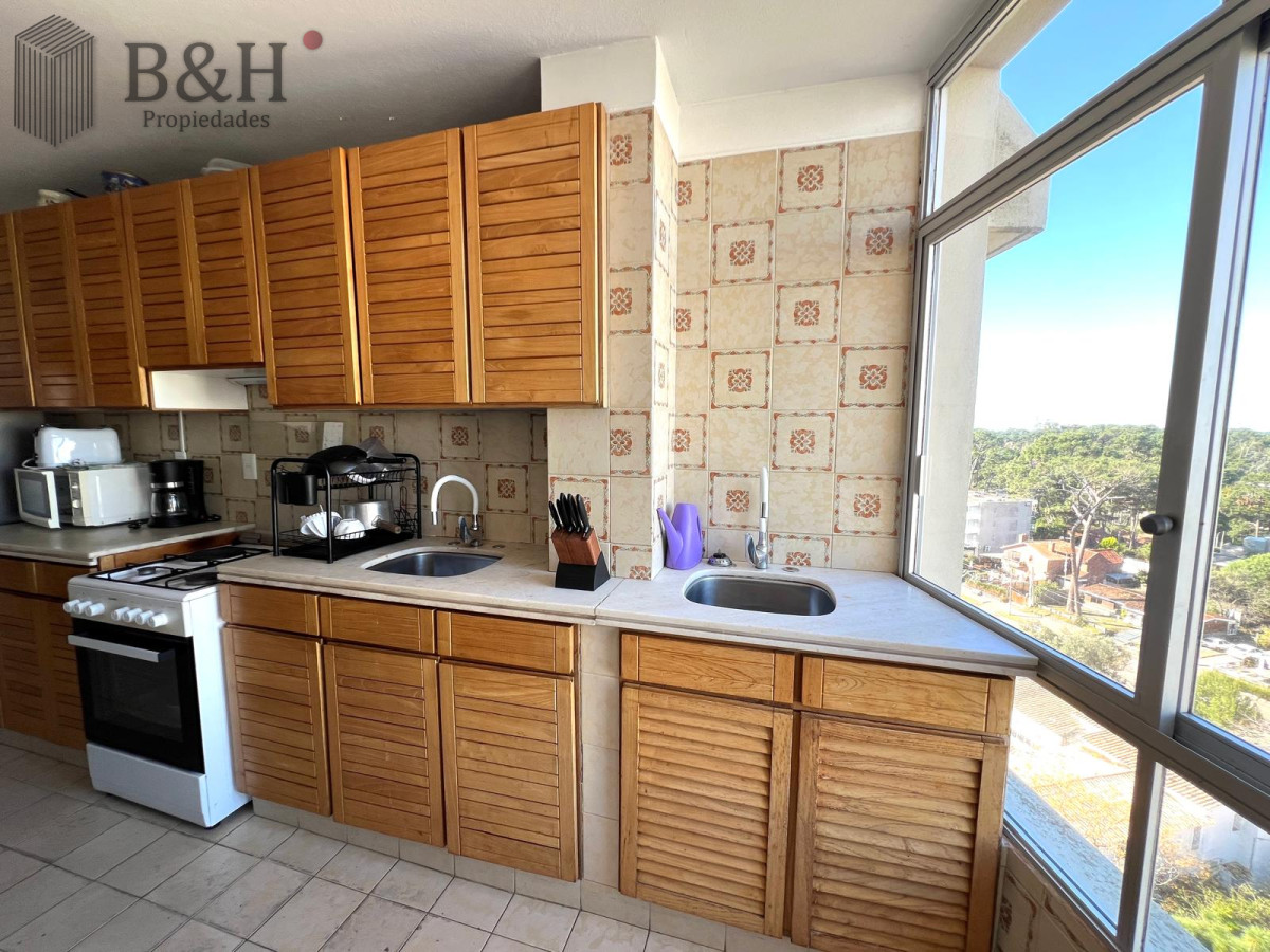 Apartamento ID.5385 - apartamento en venta zona shopping punta, 2 dormitorios y dependencia