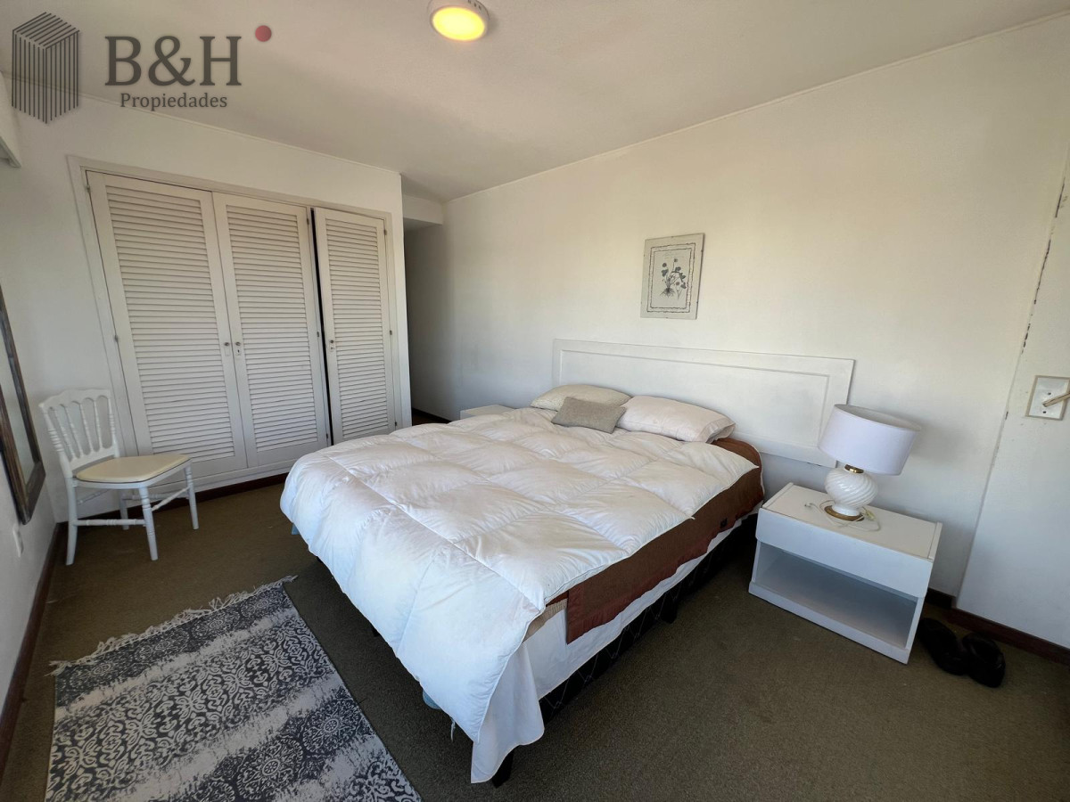 Apartamento ID.5385 - apartamento en venta zona shopping punta, 2 dormitorios y dependencia