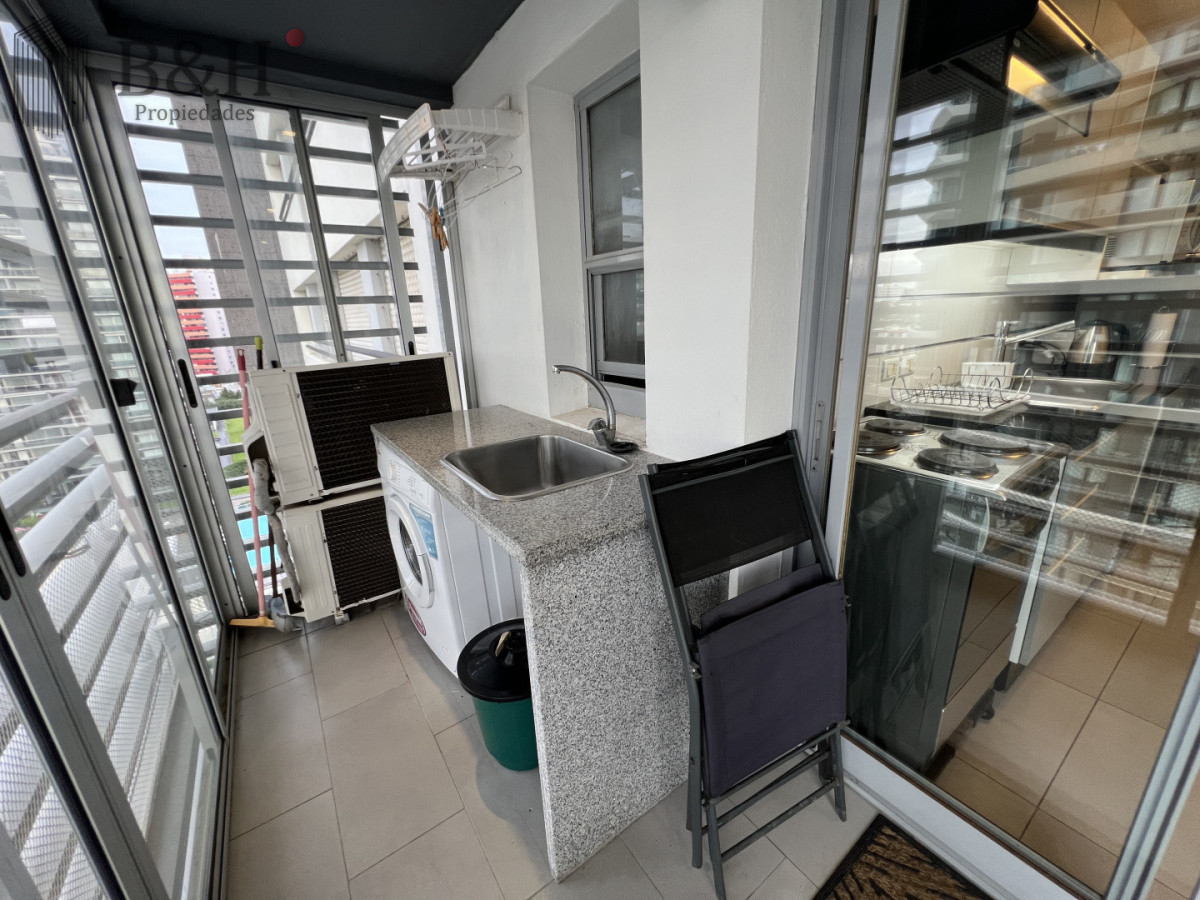 Apartamento ID.6925 - Apartamento de 2 dormitorios 2 baños, en venta. Parrillero.