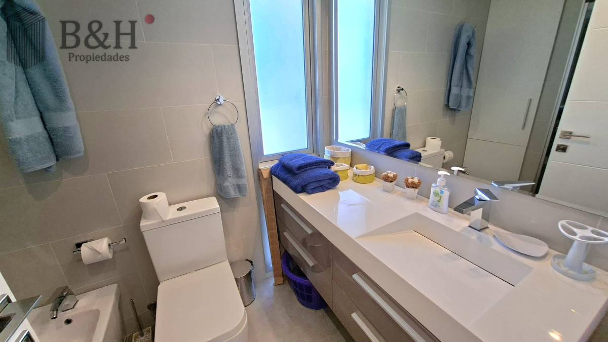 Apartamento ID.5969 - Excepcional plata en primera linea mansa 