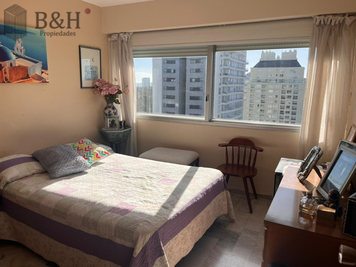 Apartamento ID.8098 - Roosevelt, en venta 3 dormitorios mas dependencia