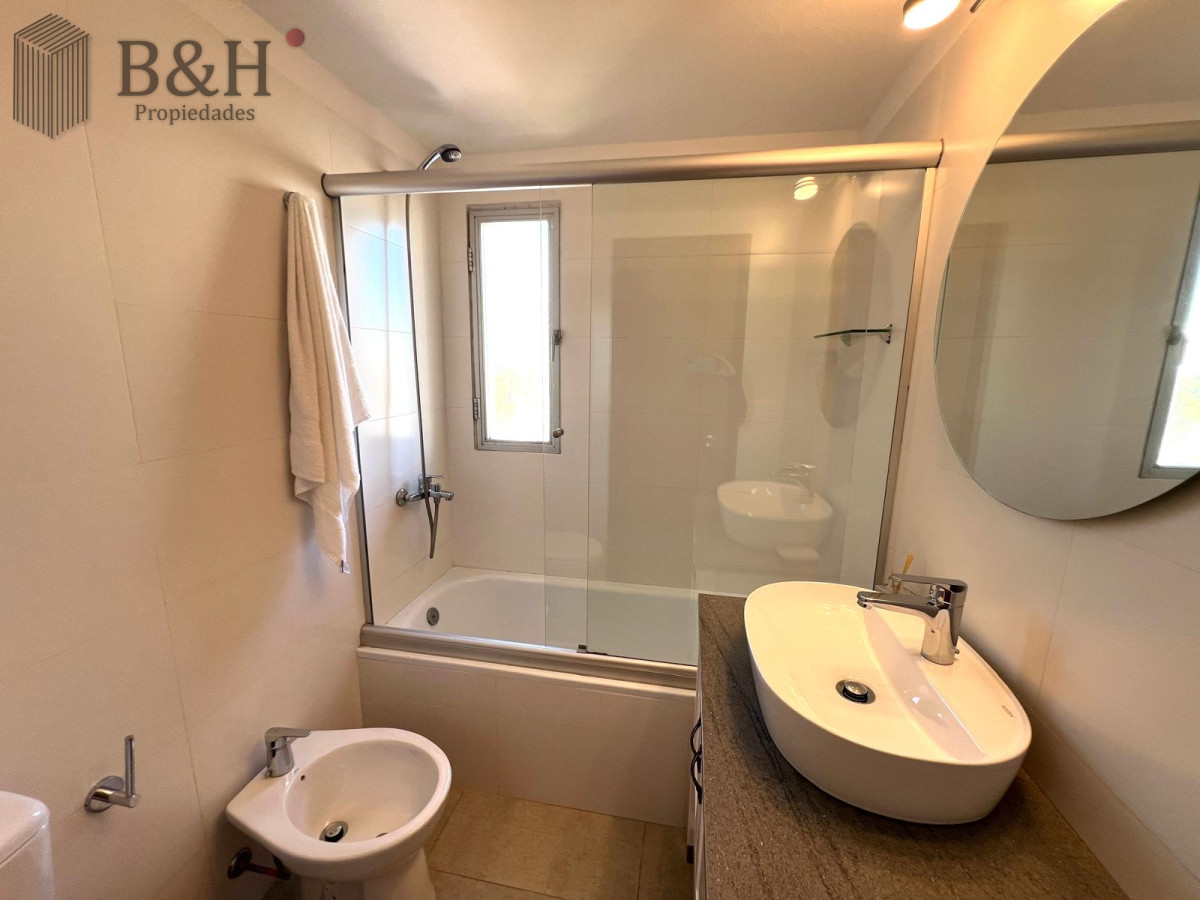 Apartamento ID.5385 - apartamento en venta zona shopping punta, 2 dormitorios y dependencia