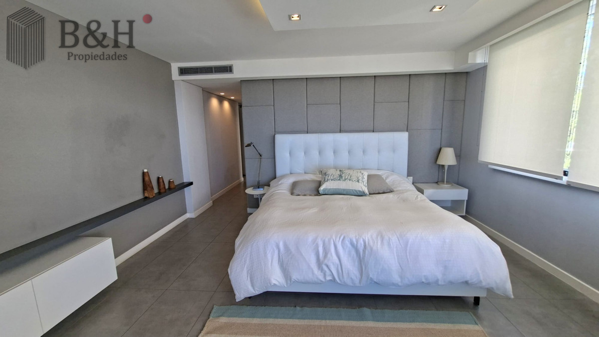 Apartamento ID.5969 - Excepcional plata en primera linea mansa 