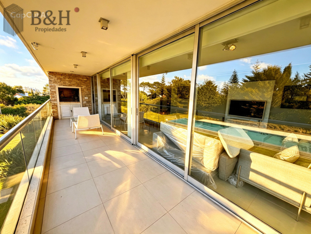 Apartamento ID.7976 - espectacular apartamento de 2 suites, en playa brava