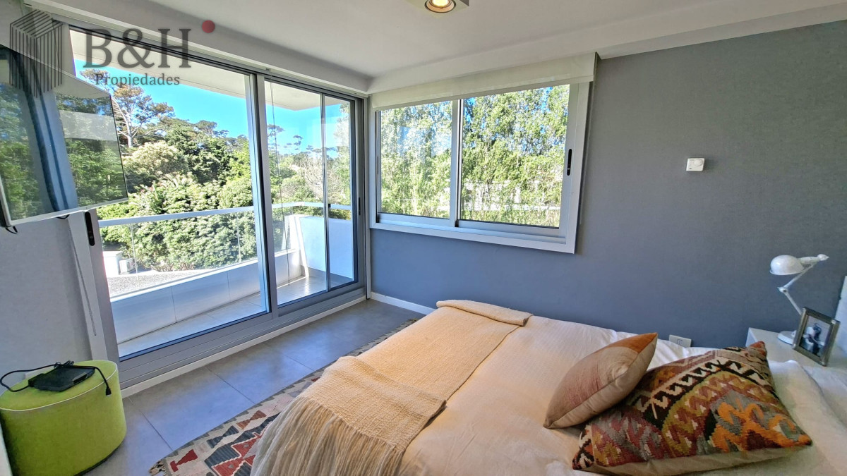Apartamento ID.5969 - Excepcional plata en primera linea mansa 