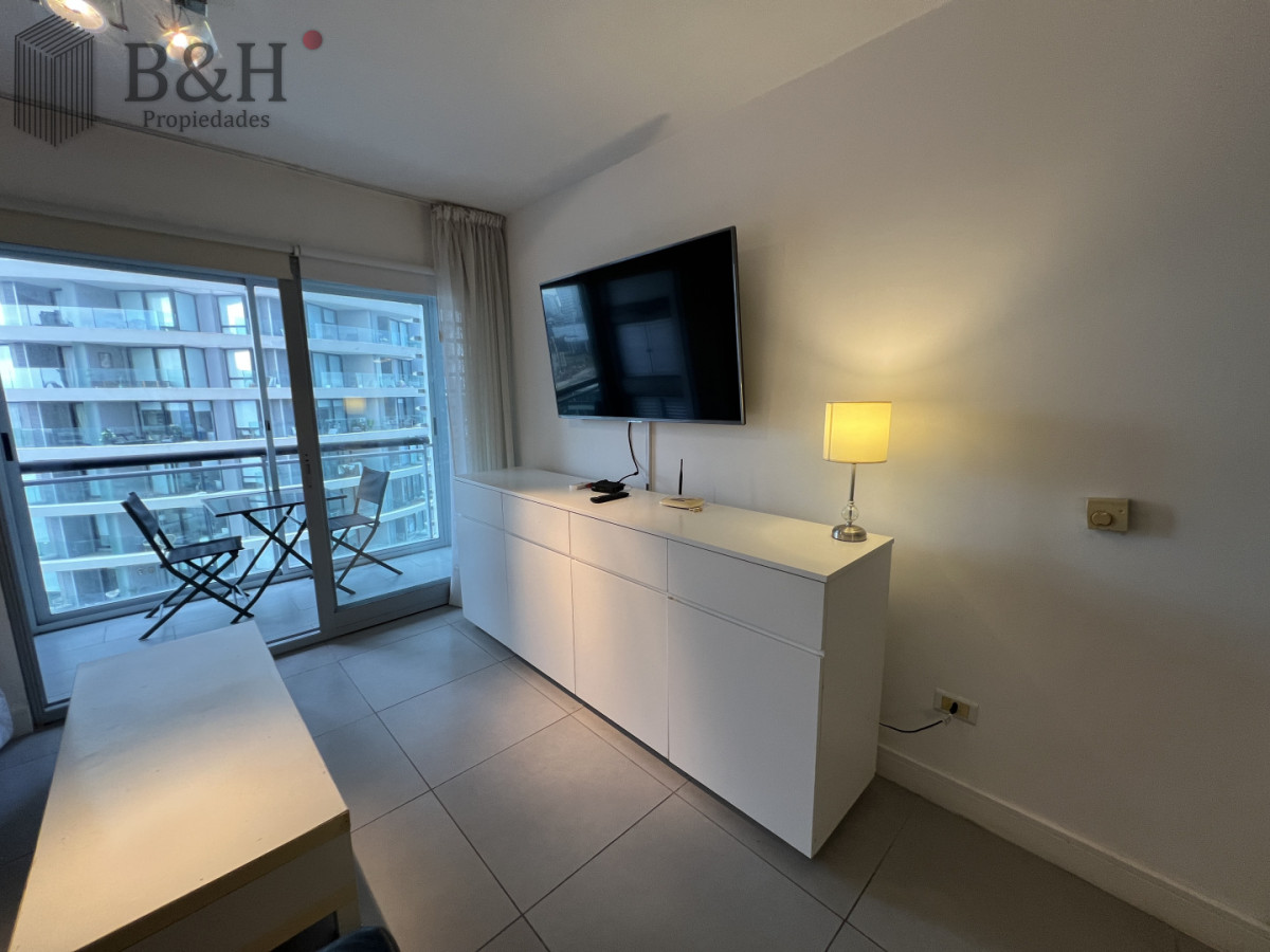 Apartamento ID.6925 - Apartamento de 2 dormitorios 2 baños, en venta. Parrillero.