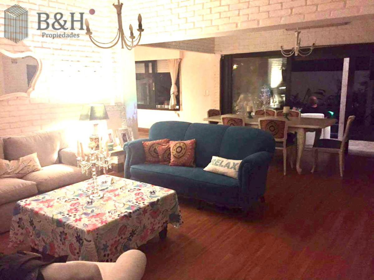 Casa ID.7549 - Hermosa casa en  Playa Mansa -  Punta del Este