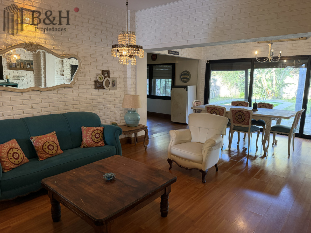 Casa ID.7549 - Hermosa casa en  Playa Mansa -  Punta del Este