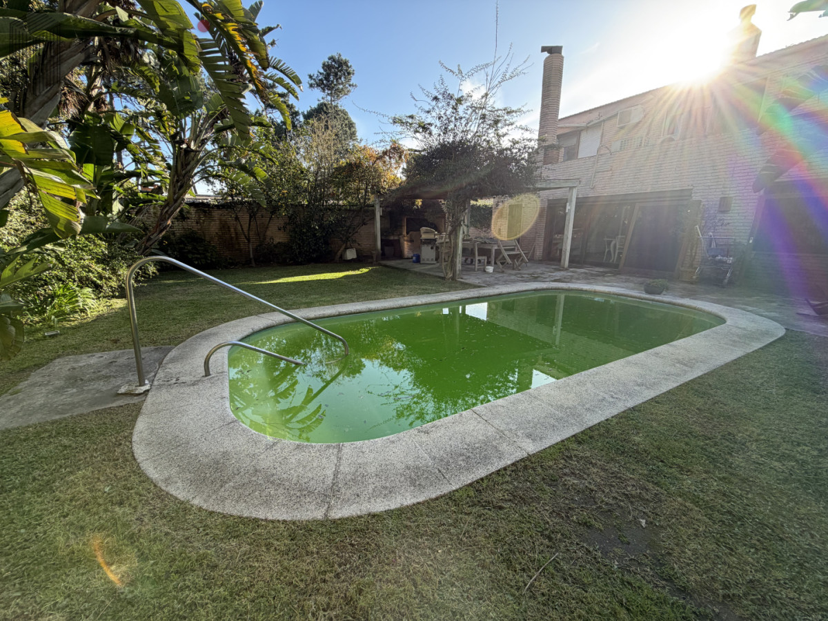Casa ID.7549 - Hermosa casa en  Playa Mansa -  Punta del Este