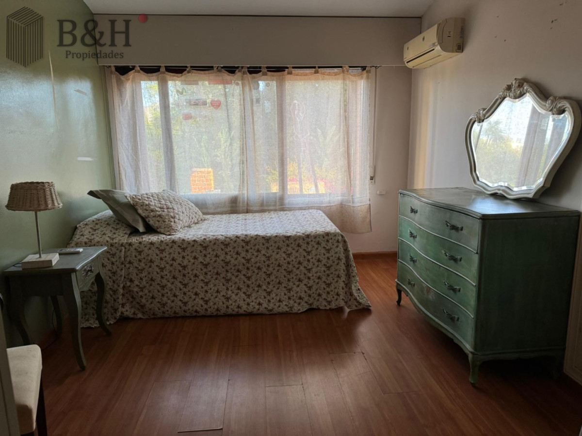 Casa ID.7549 - Hermosa casa en  Playa Mansa -  Punta del Este