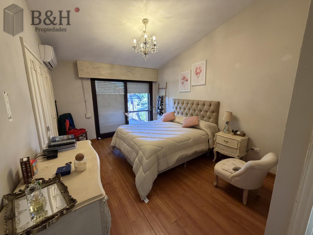 Casa ID.7549 - Hermosa casa en  Playa Mansa -  Punta del Este