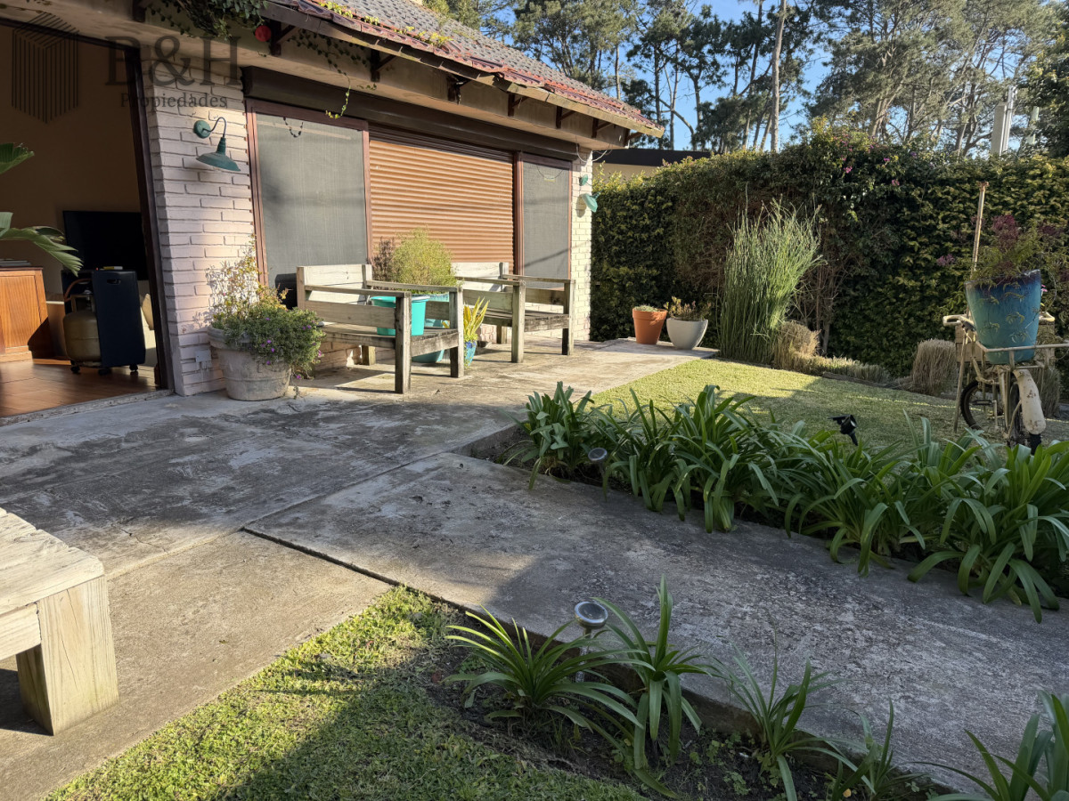 Casa ID.7549 - Hermosa casa en  Playa Mansa -  Punta del Este