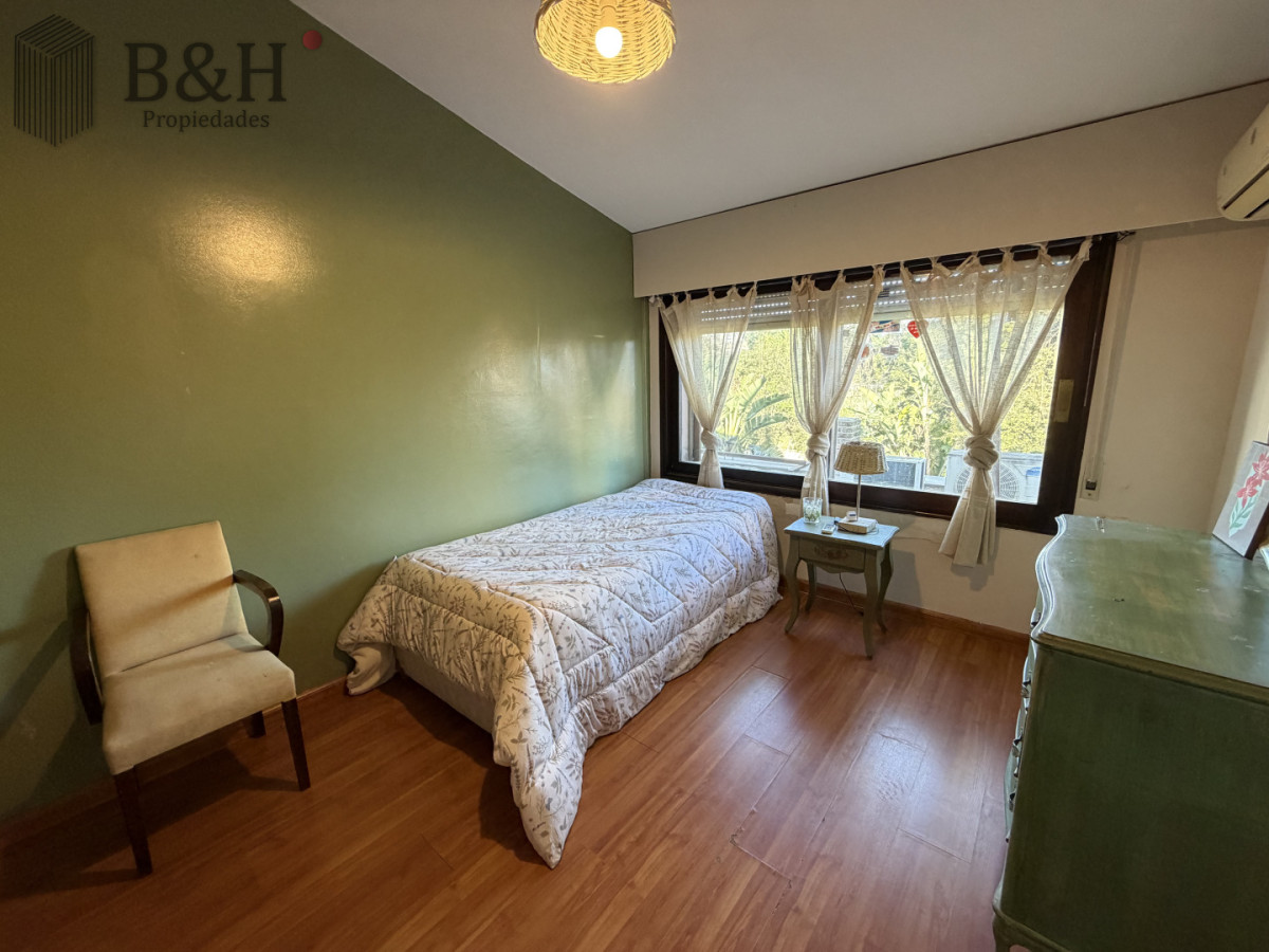 Casa ID.7549 - Hermosa casa en  Playa Mansa -  Punta del Este