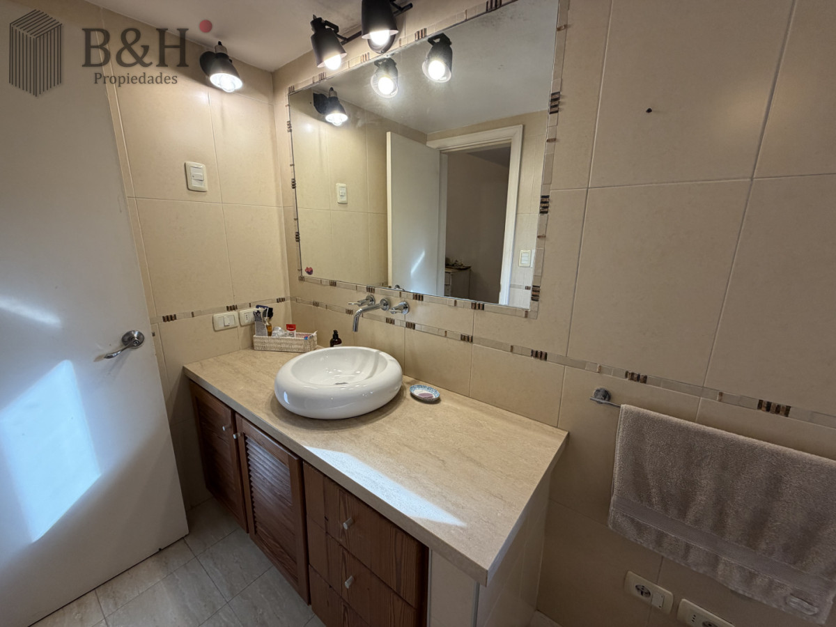 Casa ID.7549 - Hermosa casa en  Playa Mansa -  Punta del Este