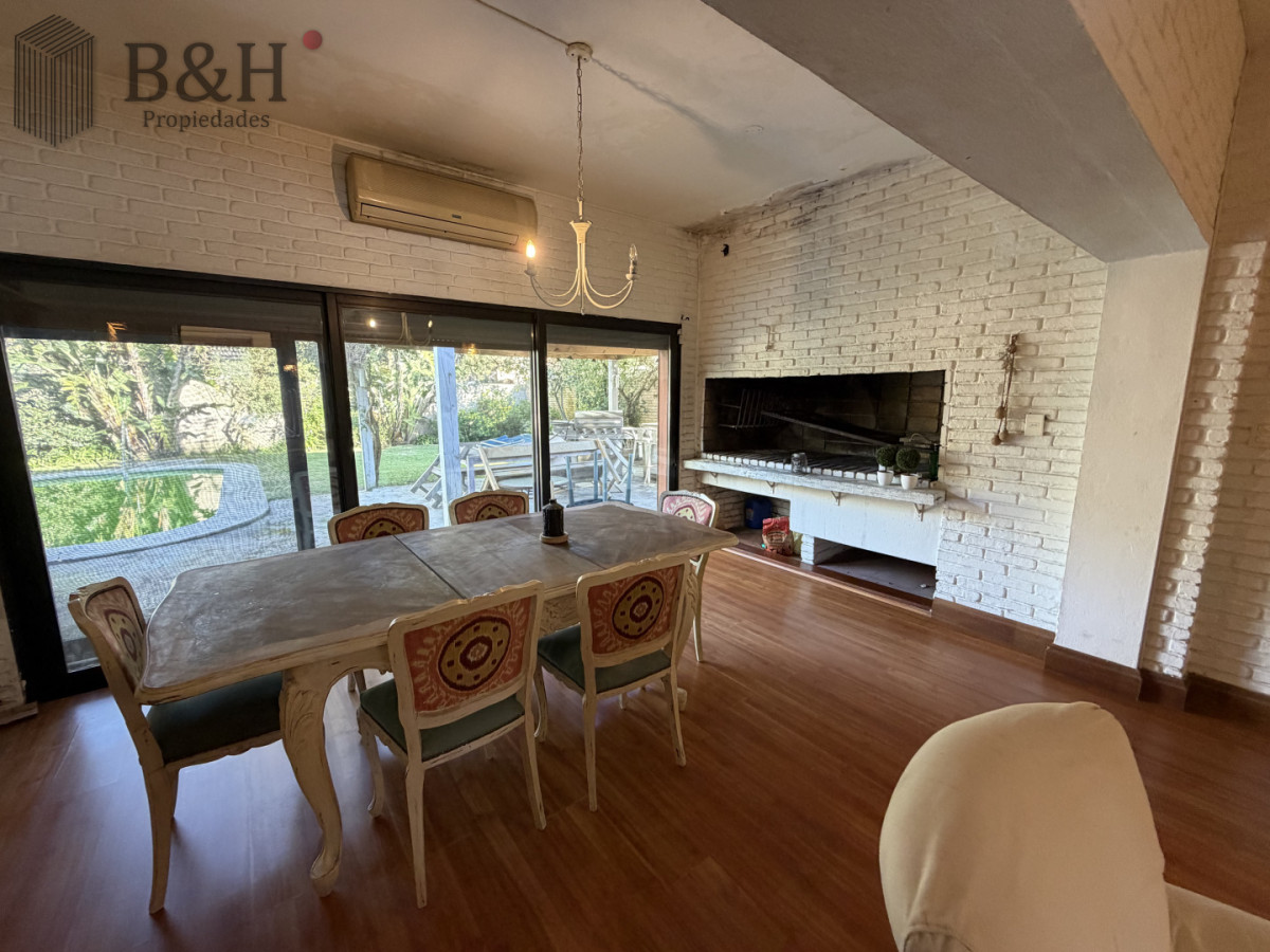 Casa ID.7549 - Hermosa casa en  Playa Mansa -  Punta del Este