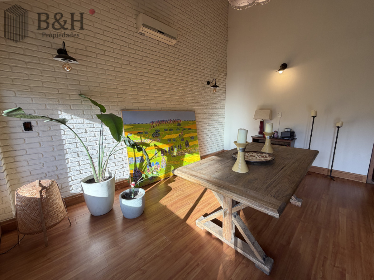 Casa ID.7549 - Hermosa casa en  Playa Mansa -  Punta del Este