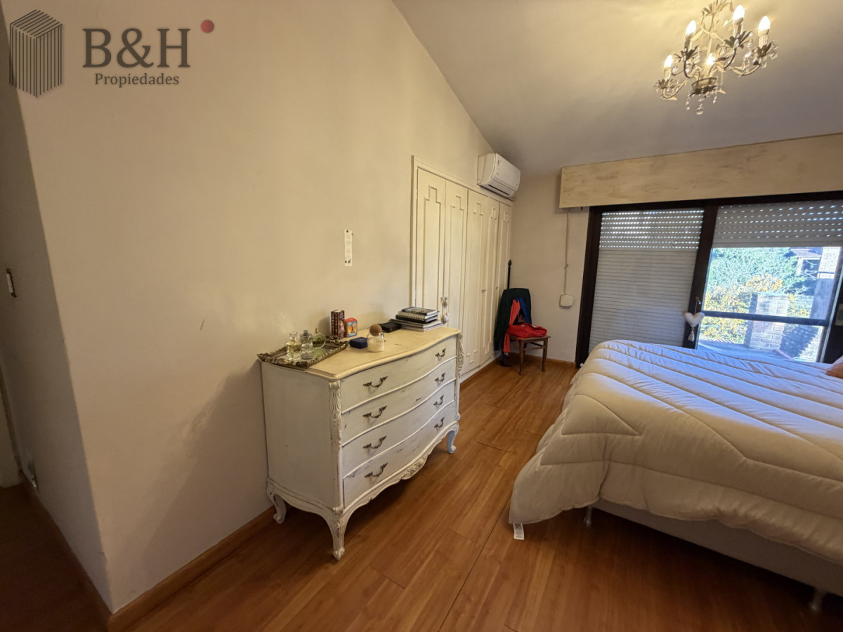 Casa ID.7549 - Hermosa casa en  Playa Mansa -  Punta del Este