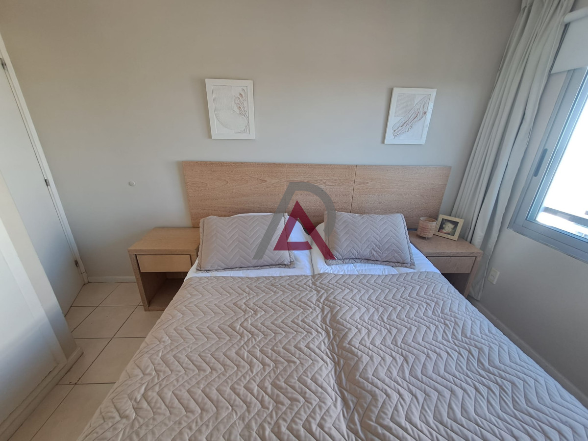 Apartamento ID.233 - Apartamento de tres dormitorios con balcon con  vista y garage en Roosevelt